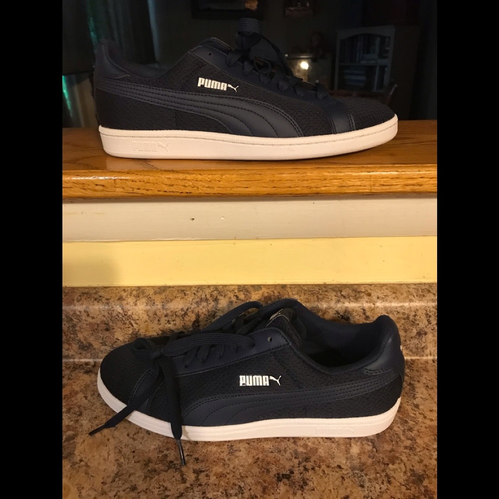NWOT Mens Puma Navy Blue/White Sneakers Size 8.5